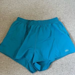 Alo yoga shorts